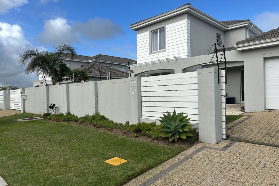 To Let 4 Bedroom Property for Rent in Parklands North Western Cape